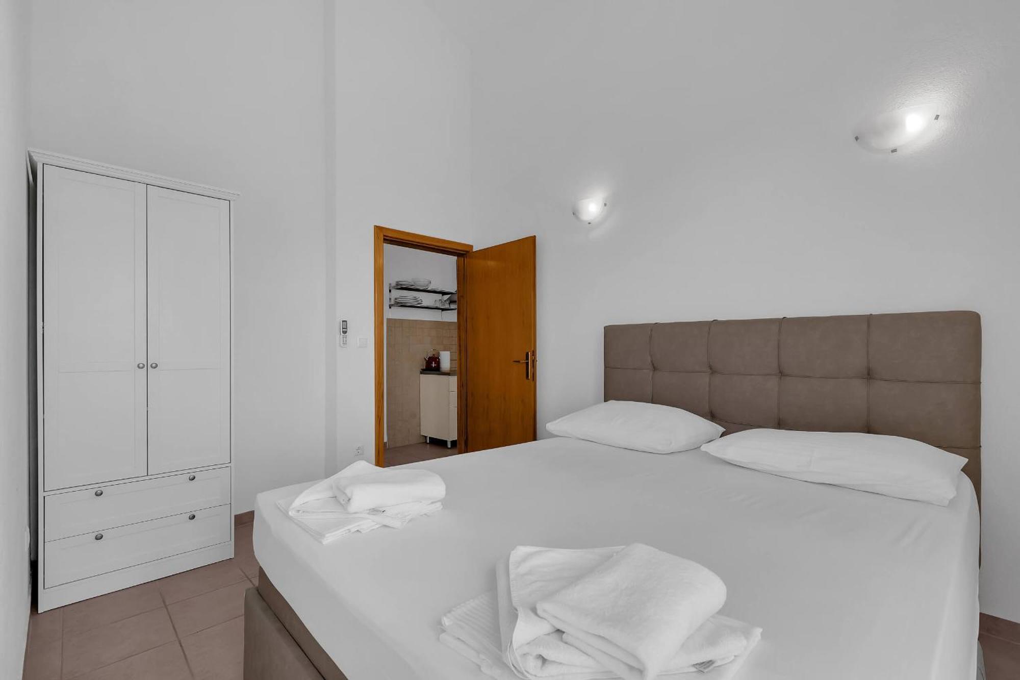 Apartments Marin Brela Kamer foto